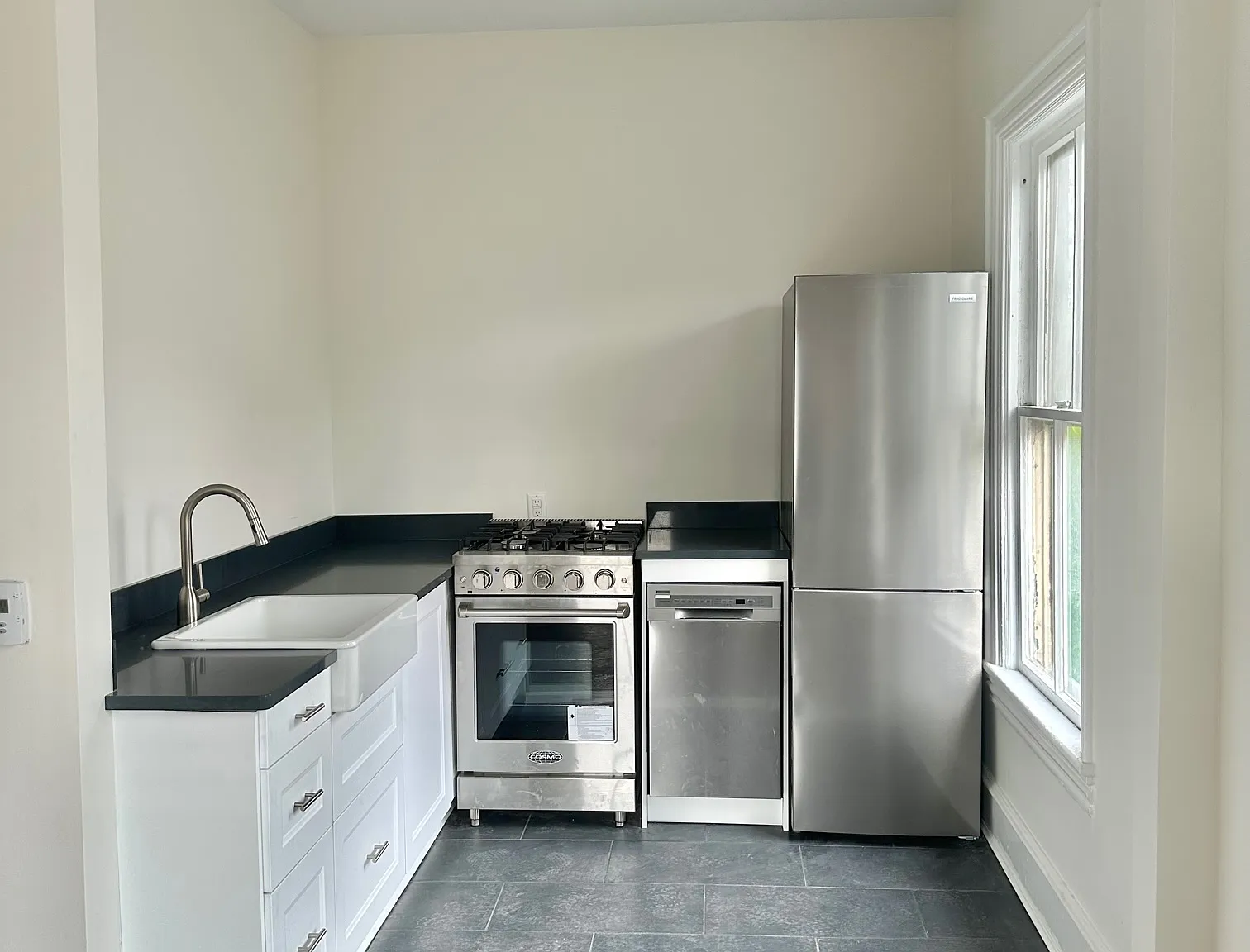 1 bed, 750 sqft, $1,800 — Photo 3
