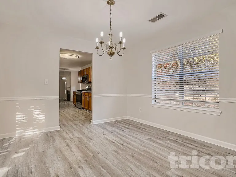 141 Wood Way — Photo 2