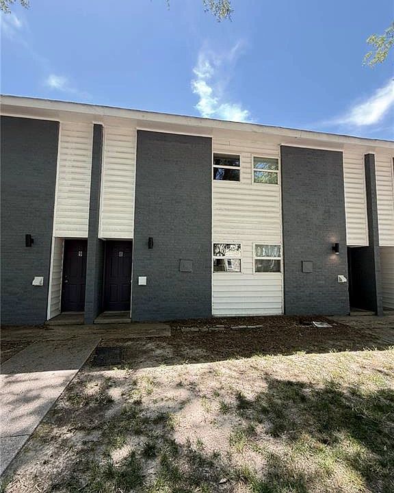 1st image of 319 Main St #8