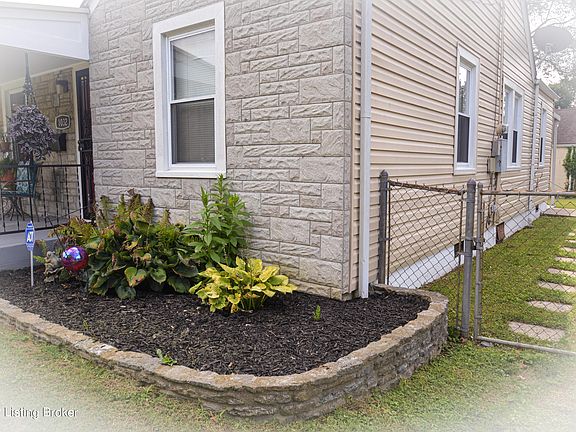 5th image of 1032 Berry Blvd