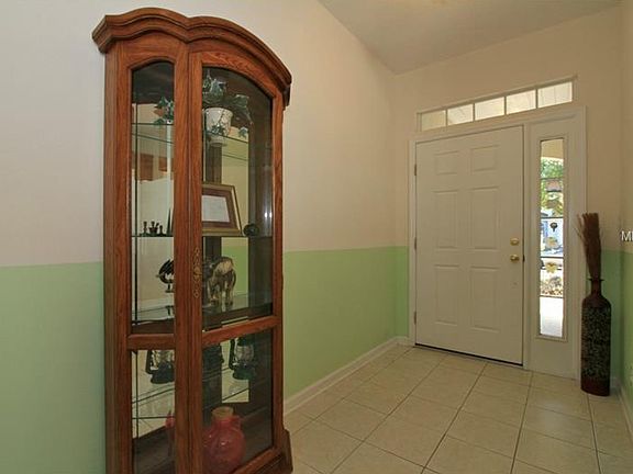 2nd image of 205 Coleton Ln