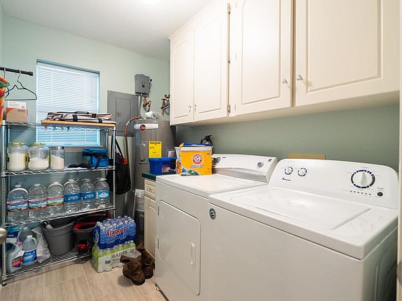 5th image of 33 Thompson Dr
