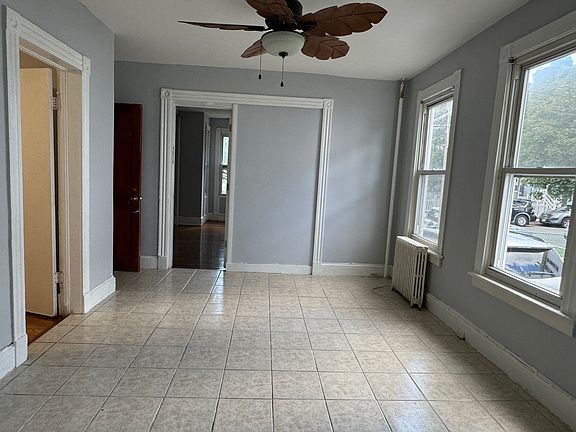 4th image of 209 Seaman St Floor 1