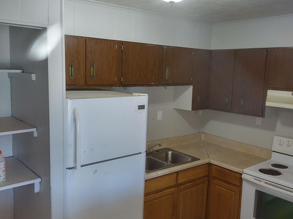 2nd image of 423 N Liberty Hill Rd #4