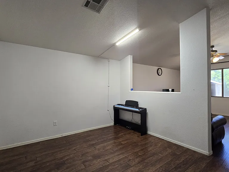 1551 E Orchid Ct — Photo 2
