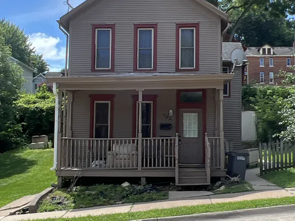 582 Loras Blvd #2, Dubuque, IA 52001