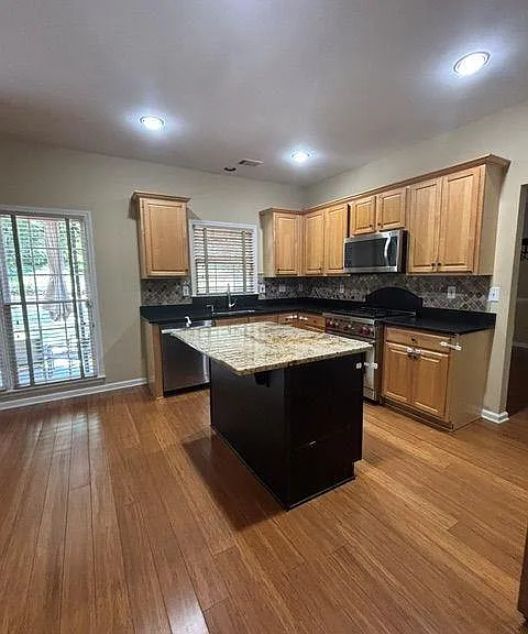 8002 Allerton Ln — Photo 7