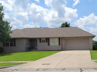121 Arrowhead Rd, Willard, MO 65781
