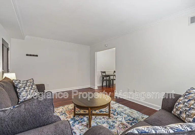 718 S Washington St #104 — Photo 8