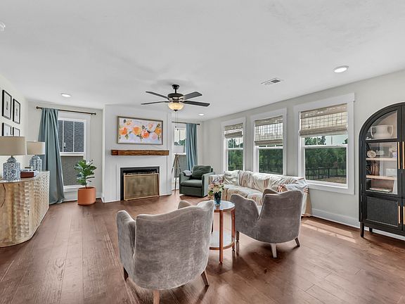4th image of 904 Frog Gip Pond Ct