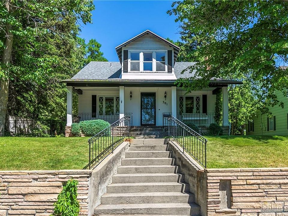 1st image of 301 Parkhill Dr