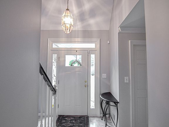 3rd image of 1057 Della St SE