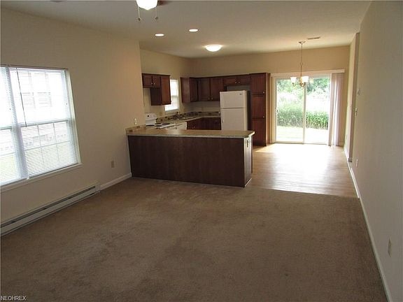 3rd image of 1016 Bennington Ct