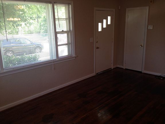 3rd image of 4714 Pinehurst Ave