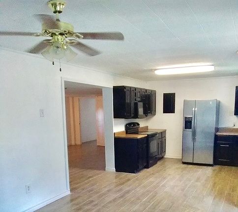 4th image of 225 Oak View Dr