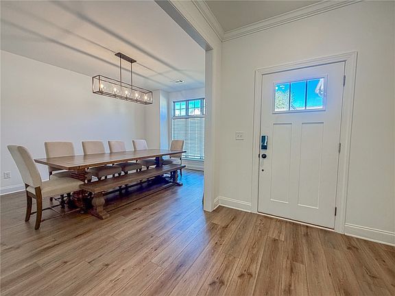 3rd image of 2673 Rutland Rd