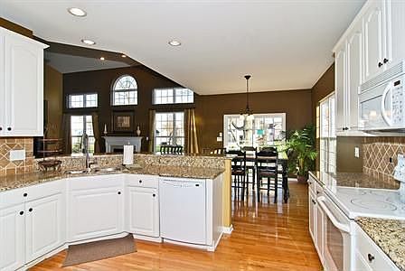 2nd image of 10995 Parkland Ct