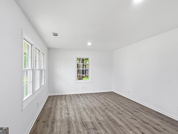 5th image of 8184 Laurel Dr SW