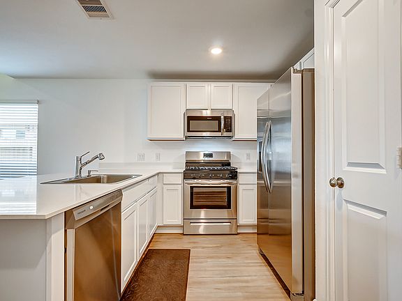 5th image of 1495 Twilight Green Dr #1495