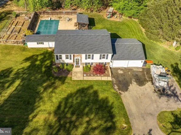 10050 Herring Pl, Saint Leonard, MD 20685