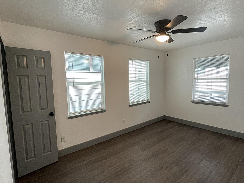 2nd image of 3415 Jackson St #2