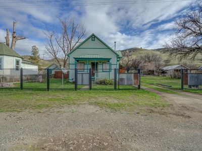 15728 1st Ave, Hornbrook, CA, 96044