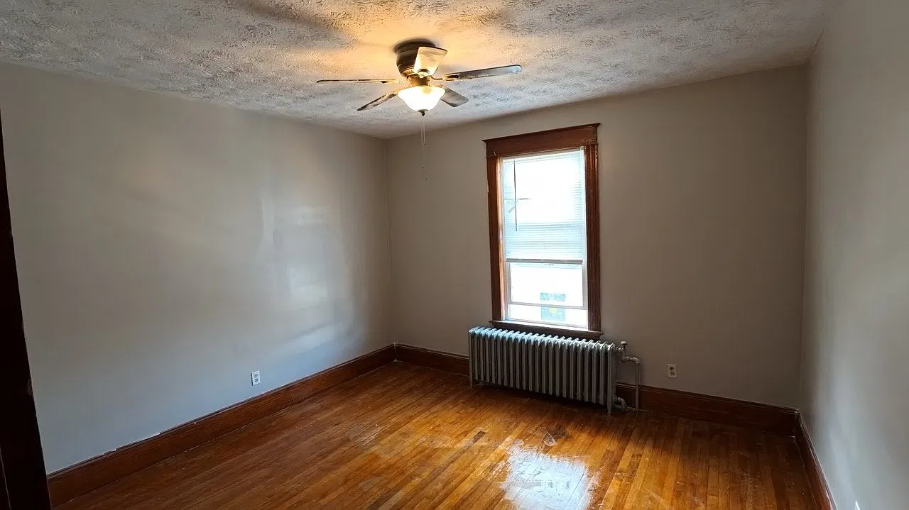 3 bed, 1200 sqft, $1,850 — Photo 2