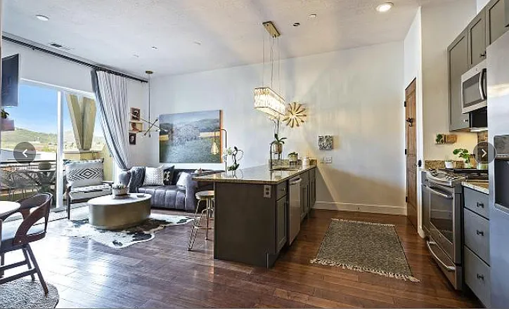 6169 Park Ln S — Photo 3