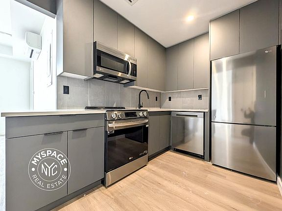 3rd image of 1029 President St #3R