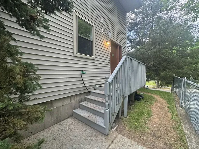 256-258 Fairmont Ave — Photo 9