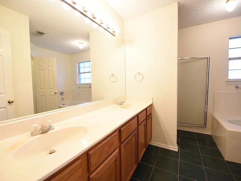6419 Brookhaven Trl — Photo 12