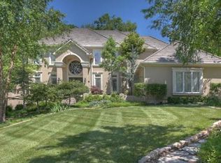 8014 Timbercrest Pl, Parkville, MO 64152