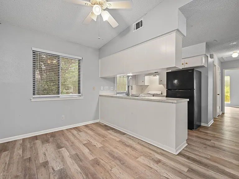 8910 Little Walnut Pkwy #A — Photo 12