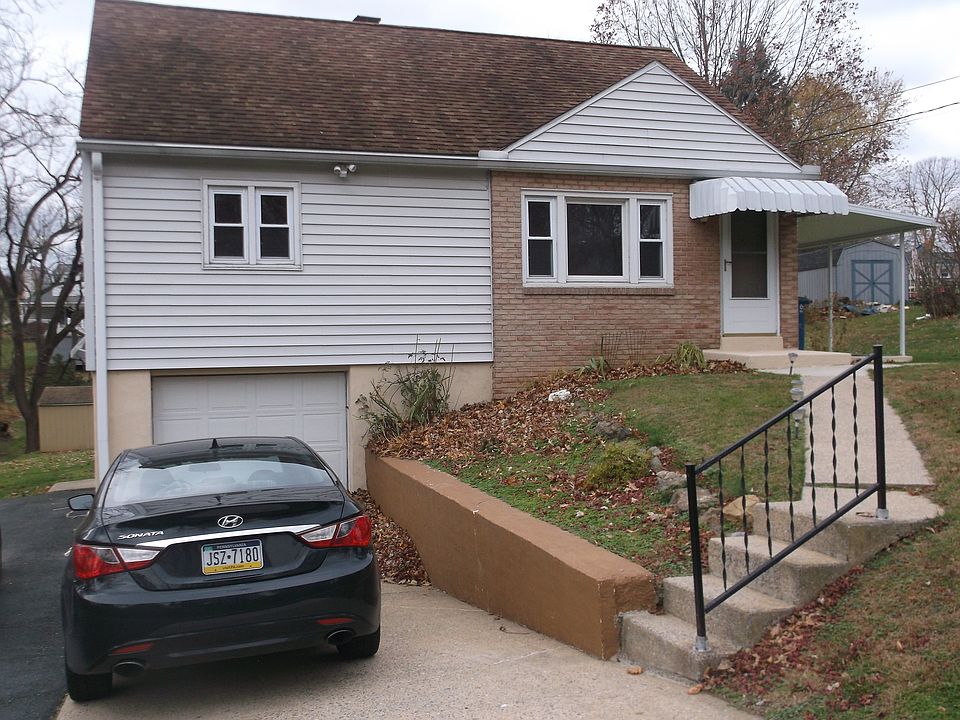 Attached Garage