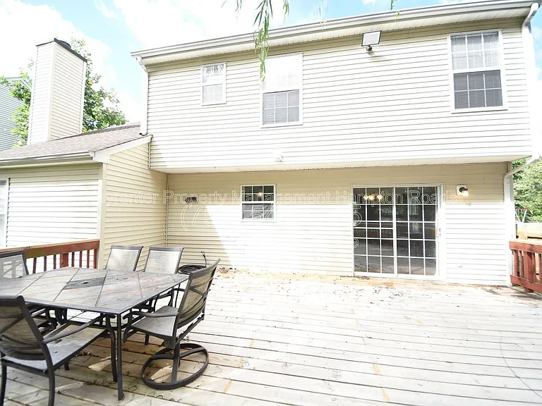 1549 River Creek Cres — Photo 43