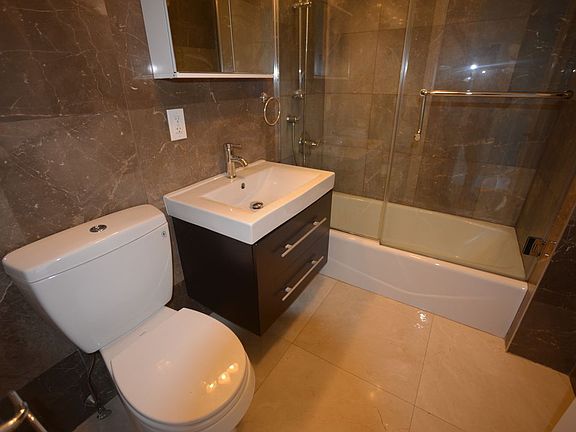 4th image of 3089 38th St #3E