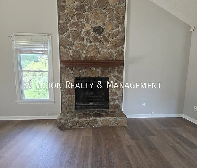 985 S Lassetter Cir — Photo 4