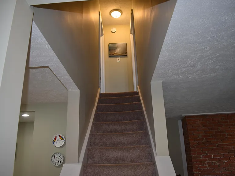 2326 Primrose St — Photo 15