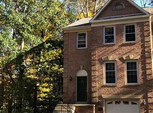 6812 Earthstar Ct, Springfield, VA 22152