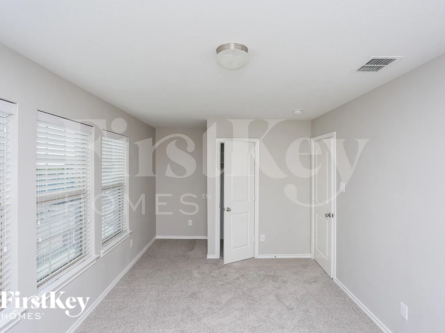 3 bed, 2.5 bath, 2106 sqft, $2,295 — Photo 3