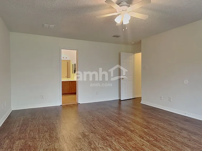 4405 Statesman Ln — Photo 15