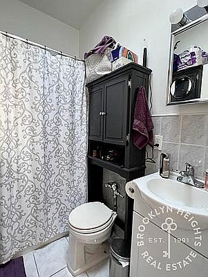 4th image of 138 Amity St APT 5B