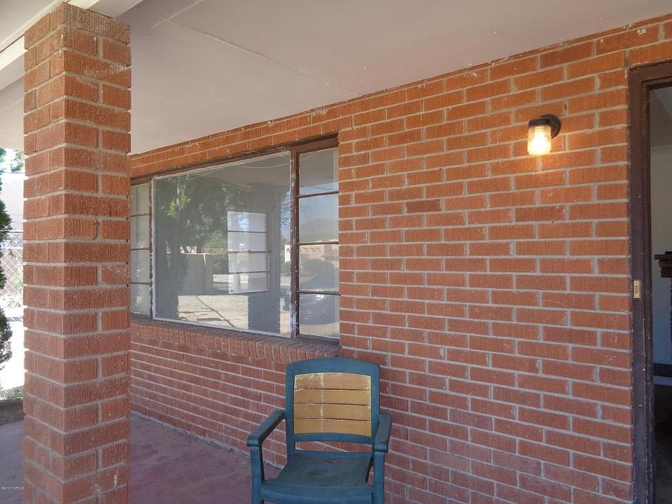 1st image of 3402 E Blacklidge Dr