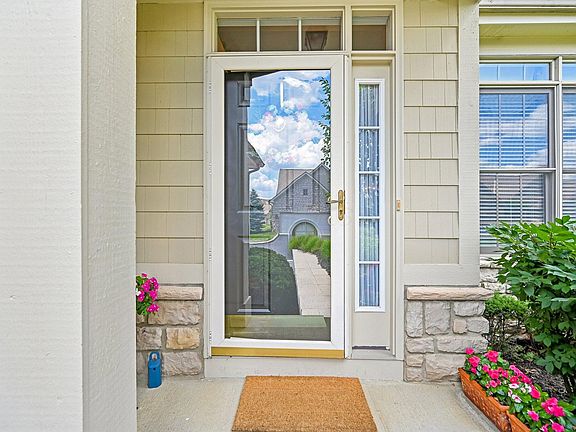 5th image of 7833 Linksview Cir