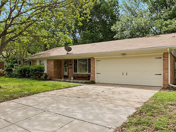 4th image of 7420 Maple Dr