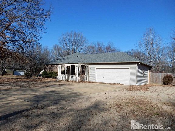 2nd image of 660 Kenaw Dr