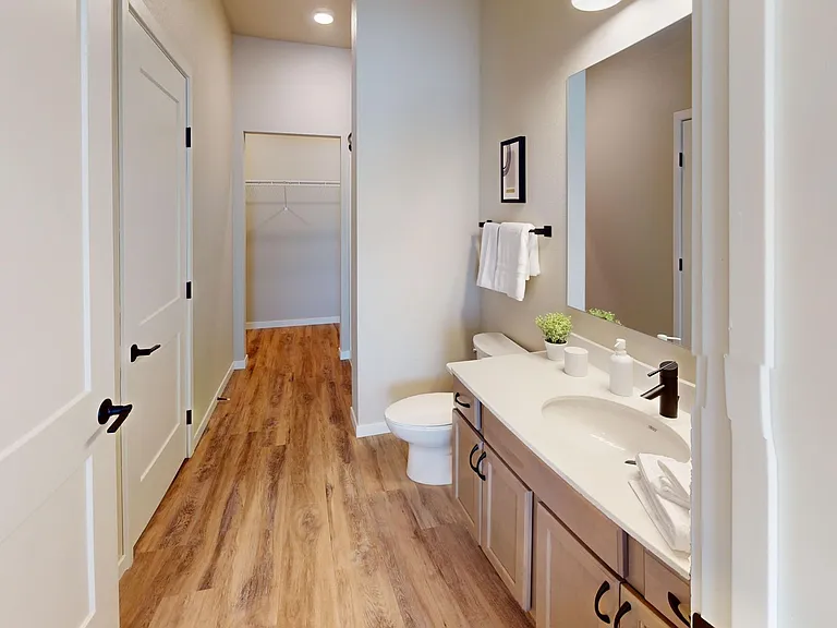 10Bedrock Apartments — Photo 52