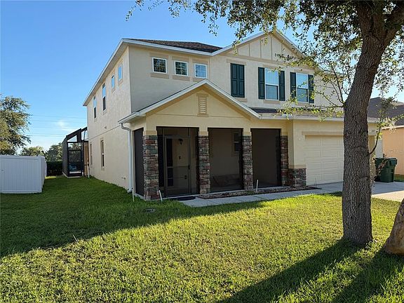3rd image of 2125 AMOR WAY