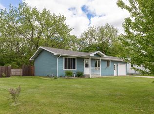 302 3 1/2 Ave NE, Dodge Center, MN 55927