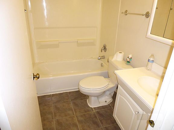 4th image of 182 Waters Edge Dr #101